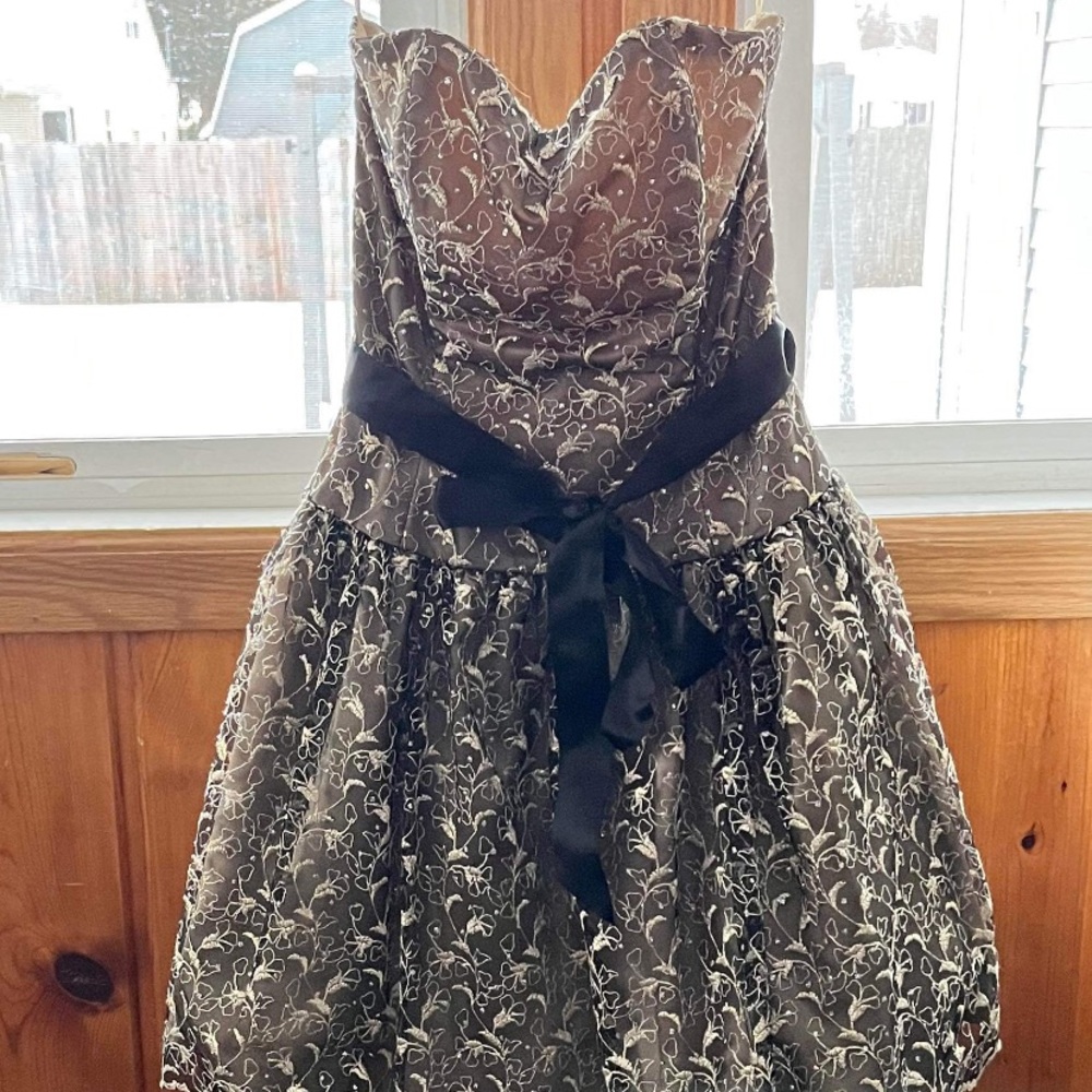 Strapless short dress. size 8